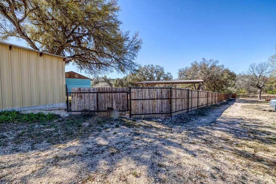 More Photos Of 49 Encino Dr, Concan Convenience Store For Sale