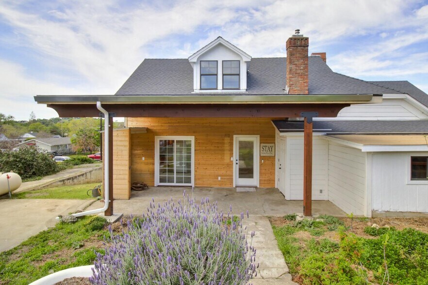 More Photos Of 18490 Empire St, Plymouth Multifamily For Sale