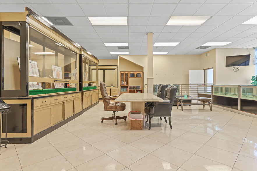 More Photos Of 176-178 S Alvarado St, Los Angeles Medical For Sale