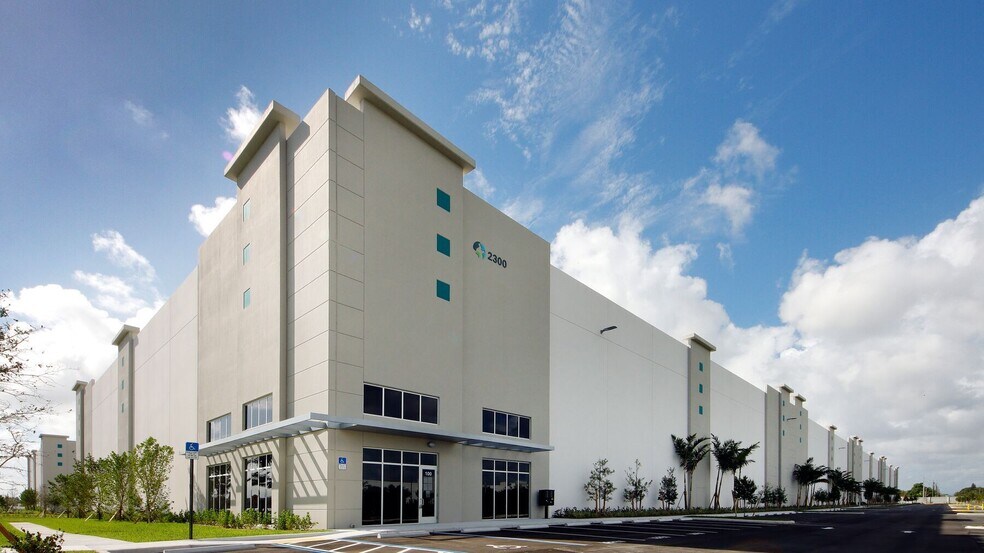 More Photos Of 3500 SW 20th St, Pembroke Park Unknown For Lease