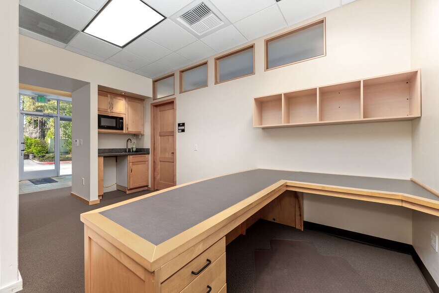 More Photos Of 345 Crown Point Cir, Grass Valley Flex For Lease