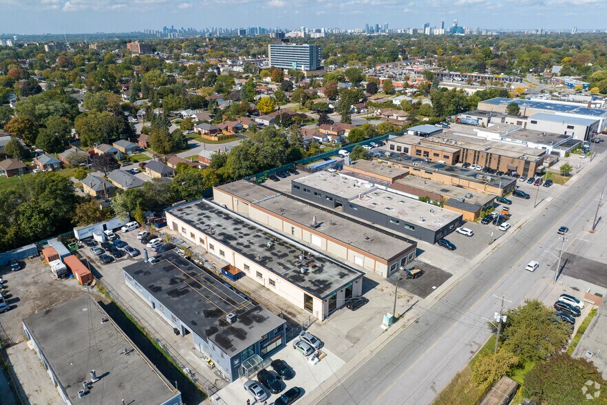 More Photos Of 94 Crockford Blvd, Toronto Warehouse For Lease
