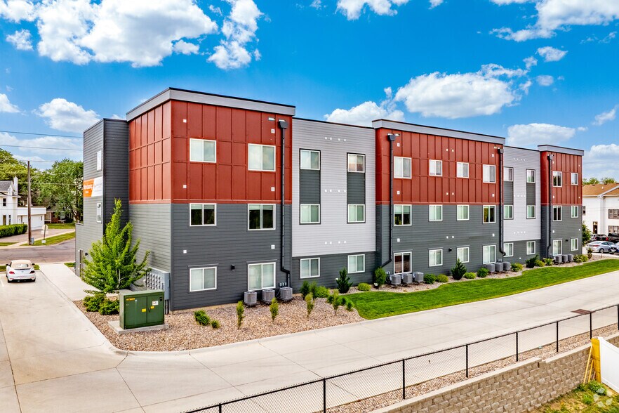 More Photos Of 1720 Morningside Ave, Sioux City Apartments For Sale