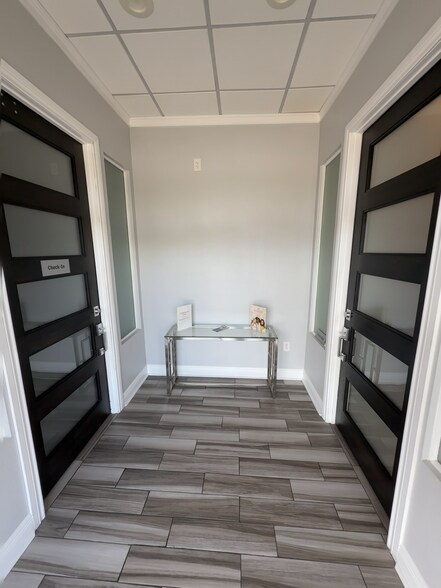 More Photos Of 4633 Staples St, Corpus Christi Medical For Sale