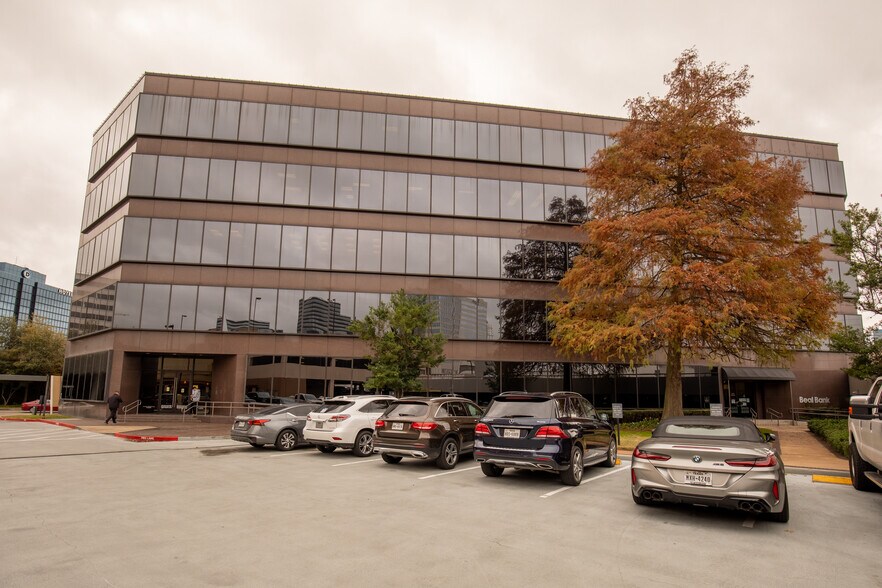 More Photos Of 2500 West Loop South, Houston Medical For Lease