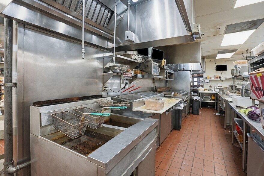 More Photos Of 1331 E North St, Rapid City Restaurant For Sale