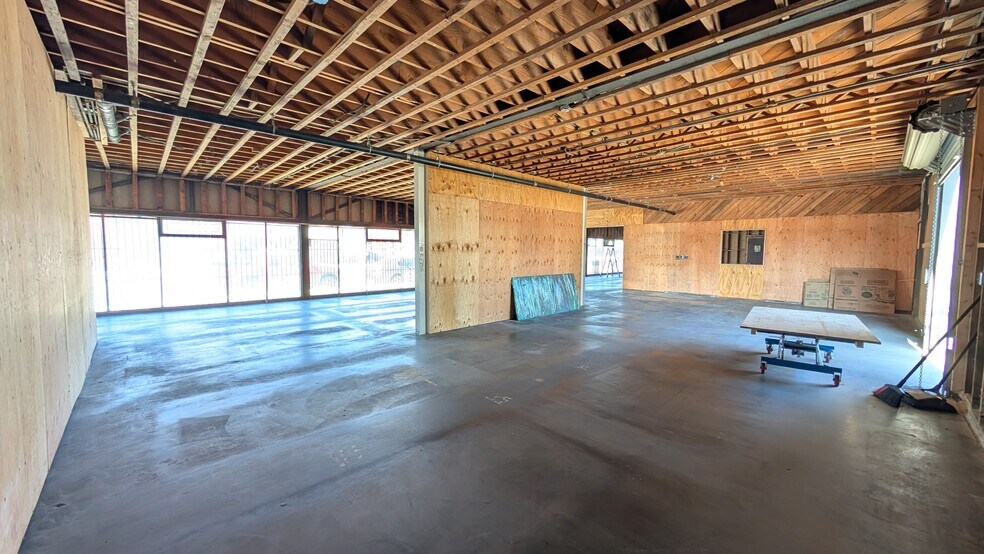 More Photos Of 3318 W Jefferson Blvd, Los Angeles Storefront Retail Residential For Sale