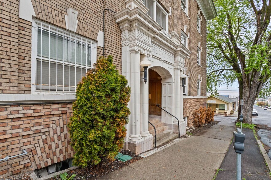 More Photos Of 702 S Bernard, Spokane Apartments For Sale