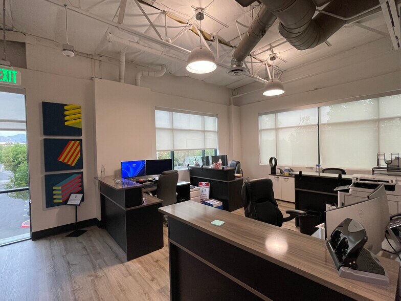 More Photos Of 27 Orchard Rd, Lake Forest Office For Sale