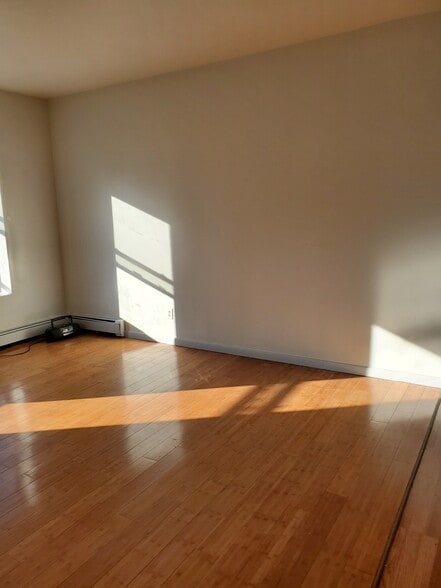 More Photos Of 358 Grove St, Jersey City Storefront Retail Residential For Lease