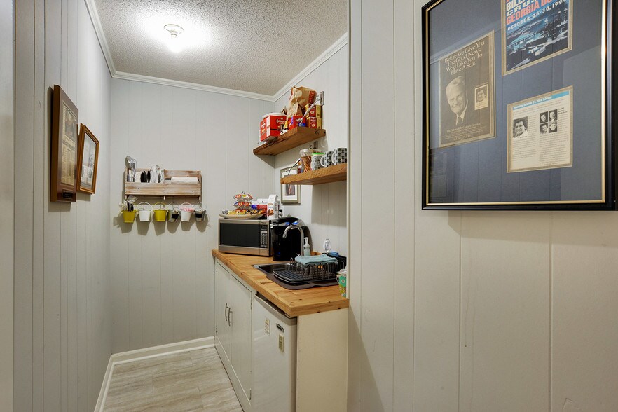 More Photos Of 850 Kaliste Saloom Rd, Lafayette Office Residential For Lease