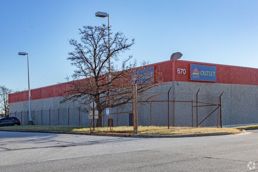 More Photos Of 670 Chesapeake Park Plz, Middle River Warehouse For Lease