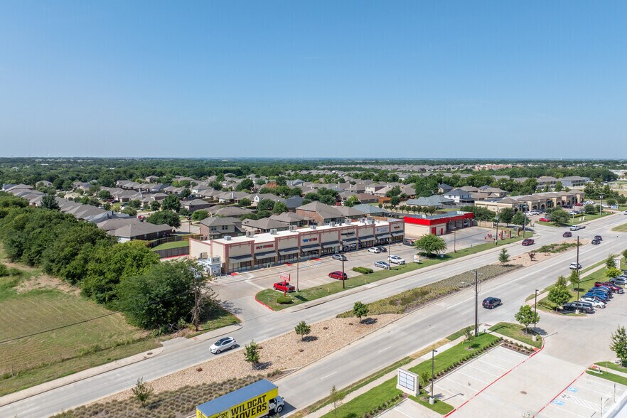 More Photos Of 701 W White St, Anna Unknown For Lease