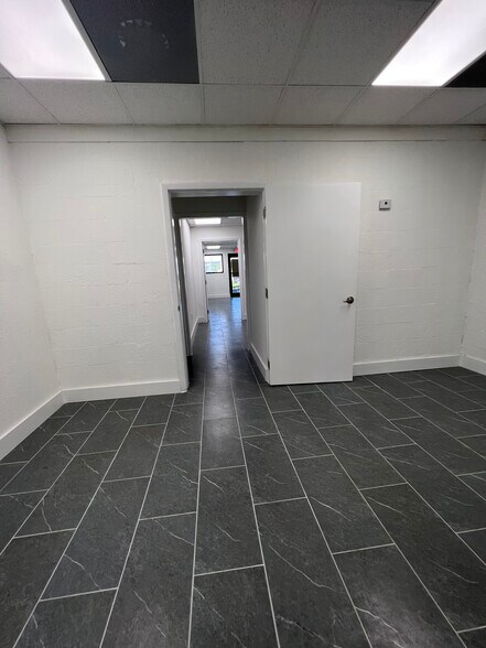 More Photos Of 9501-9635 NW 80th Ave, Hialeah Warehouse For Lease