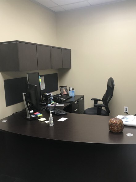 More Photos Of 3931 Ann Arbor Dr, Houston Warehouse For Sale