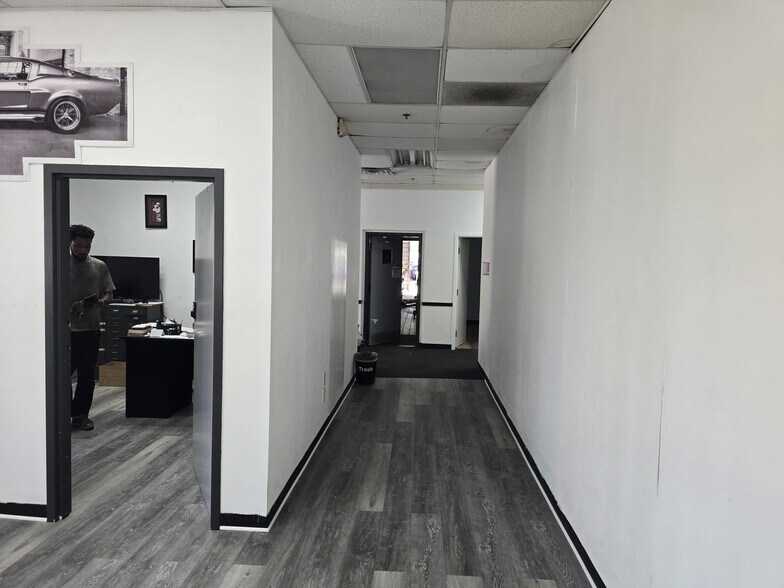 More Photos Of 5885 Memorial Dr, Stone Mountain Auto Dealership For Sale