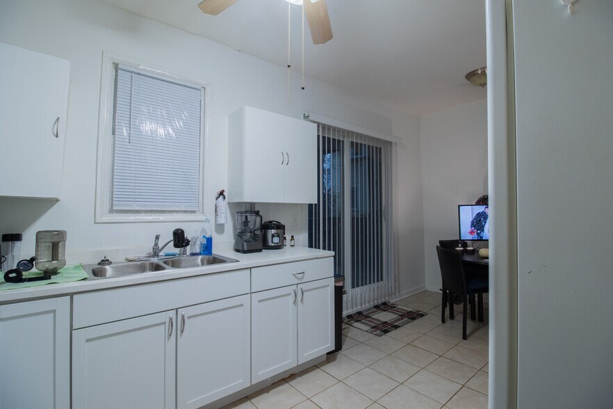 More Photos Of 40523 N Il Route 83, Antioch Apartments For Sale
