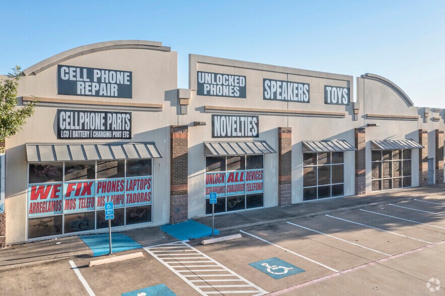More Photos Of 11536 Harry Hines Blvd, Dallas General Retail For Sale