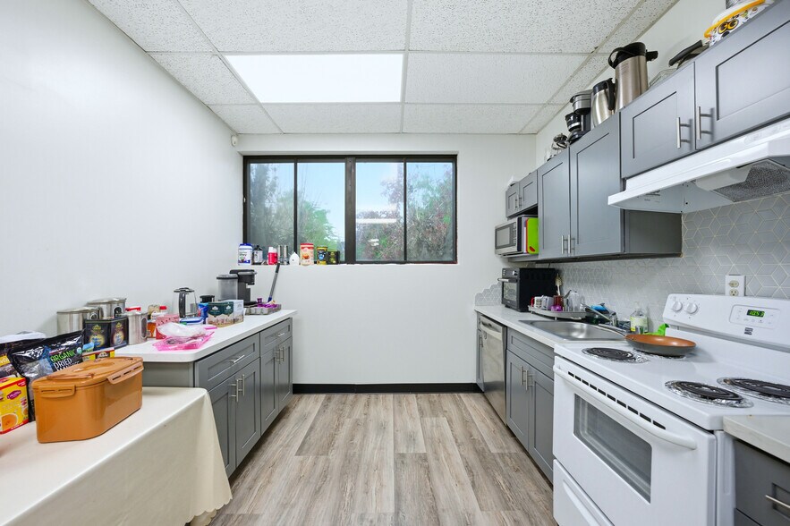 More Photos Of 910 N Amelia Ave, San Dimas Office For Lease