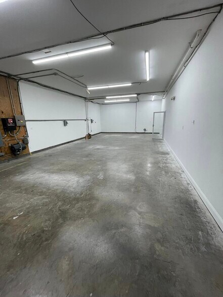 More Photos Of 6008 Fair Oaks Dr, Frederick Flex For Lease