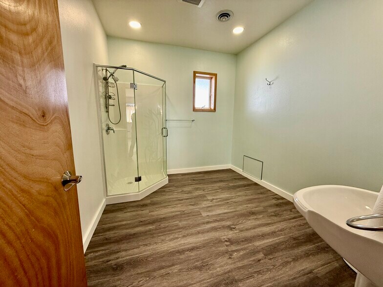 More Photos Of 127 Main St, Chester Office For Sale