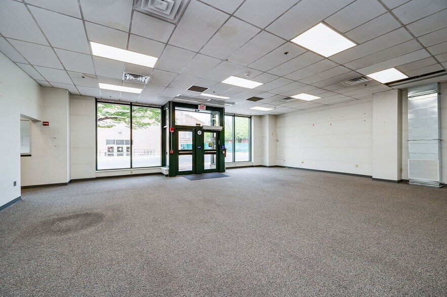 More Photos Of 722 Cherry St, Reading Storefront Retail Office For Lease