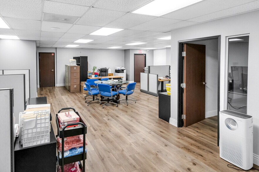 More Photos Of 18732 Corby Ave, Artesia Warehouse For Lease