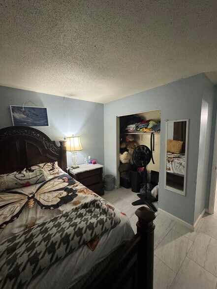 More Photos Of 821 S H St, Lake Worth Apartments For Sale