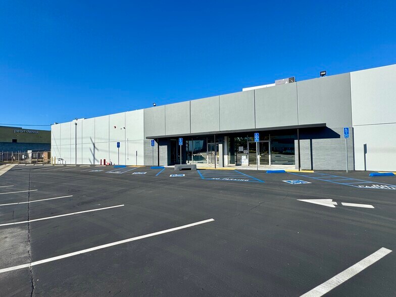 More Photos Of 1917-1921 E Mariposa Ave, El Segundo Warehouse For Lease