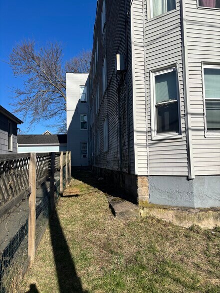 More Photos Of 373 Blatchley Ave, New Haven Apartments For Sale