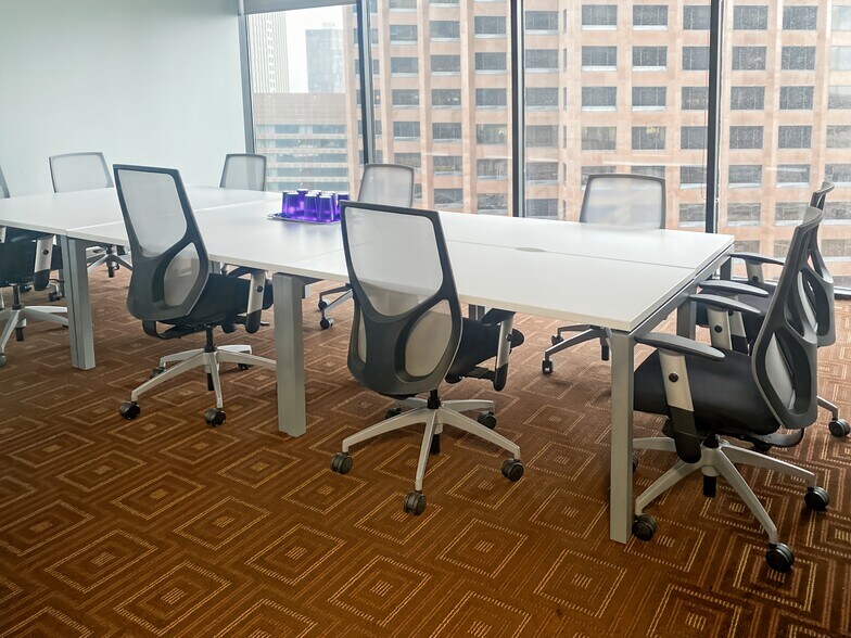 More Photos Of 650 Poydras St, New Orleans Coworking Space