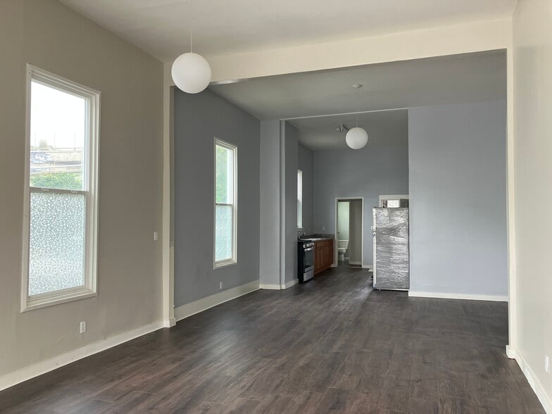 More Photos Of 4538 Martin Luther King Jr Way, Oakland Flex For Lease