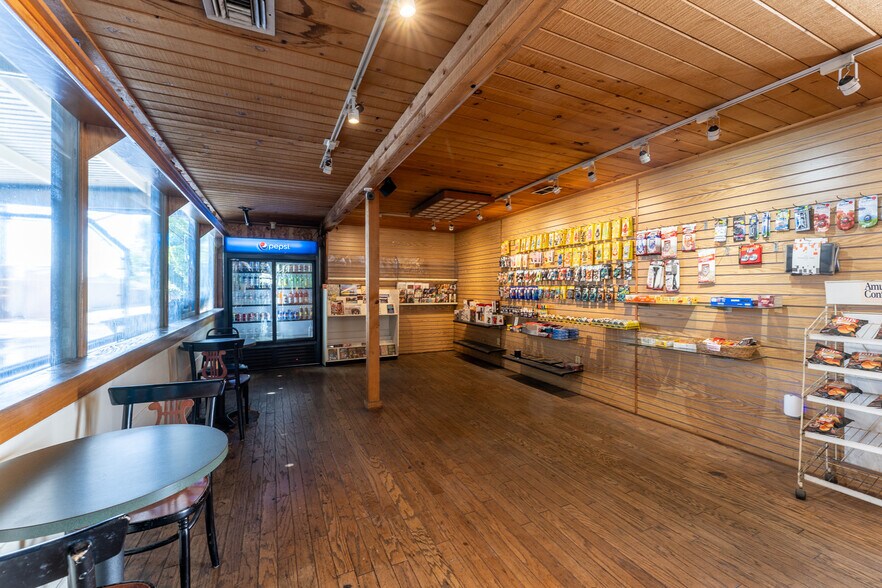 More Photos Of 530 E Foothill Blvd, Pomona Service Station For Sale