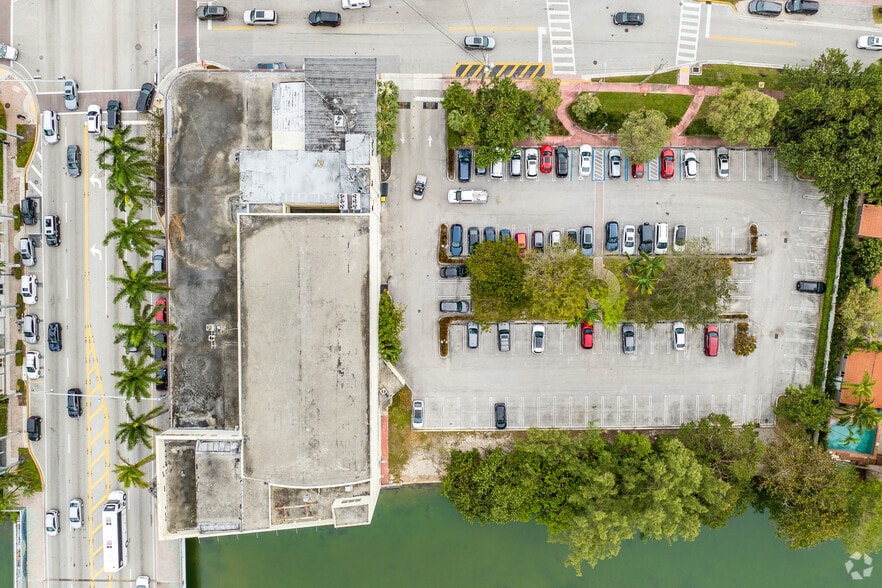 More Photos Of 4014 Chase Ave, Miami Beach Office For Lease