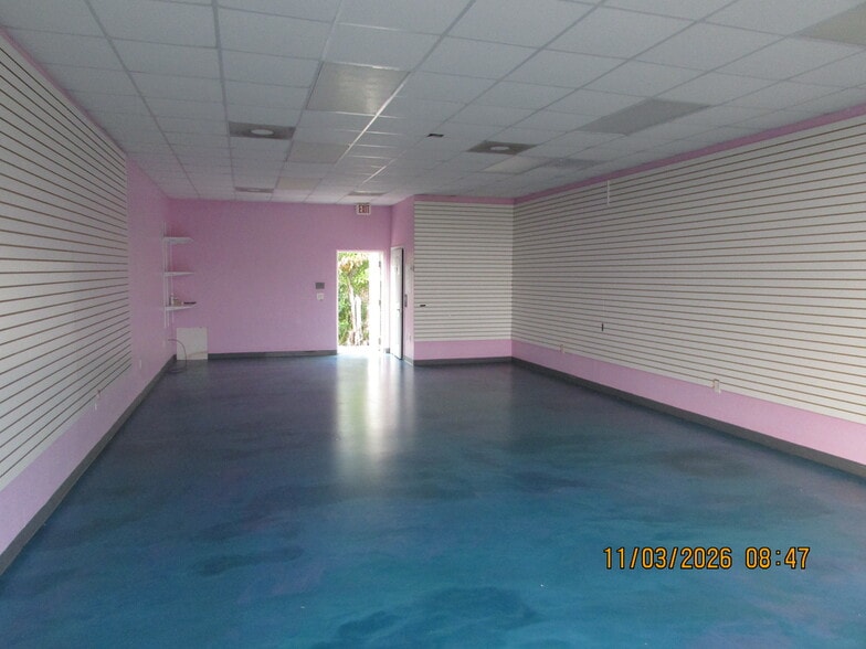 More Photos Of 17230-17250 S Tamiami Trl, Fort Myers Unknown For Lease
