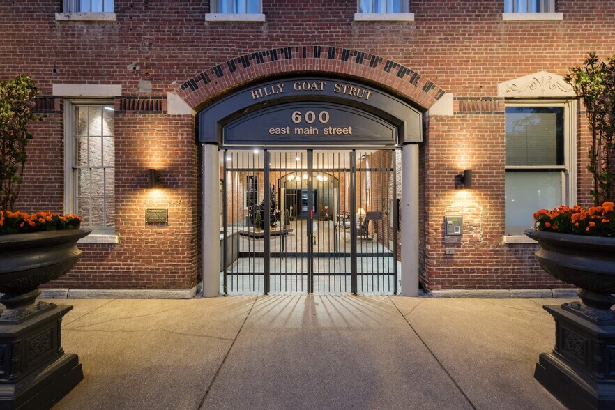 More Photos Of 600 E Main St, Louisville Apartments For Sale