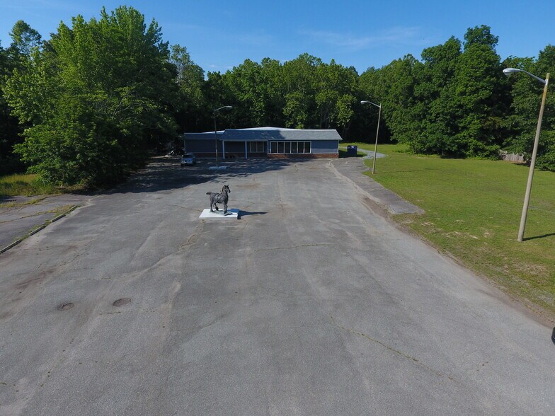 More Photos Of 15268 Kings, Montross Light Distribution For Sale