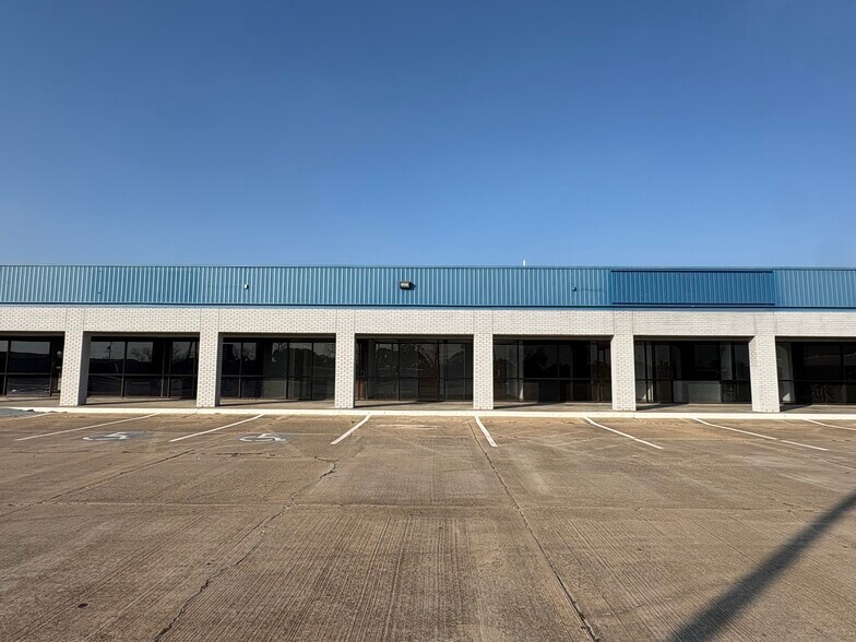 More Photos Of 1602 N Mechanic St, El Campo Land For Lease