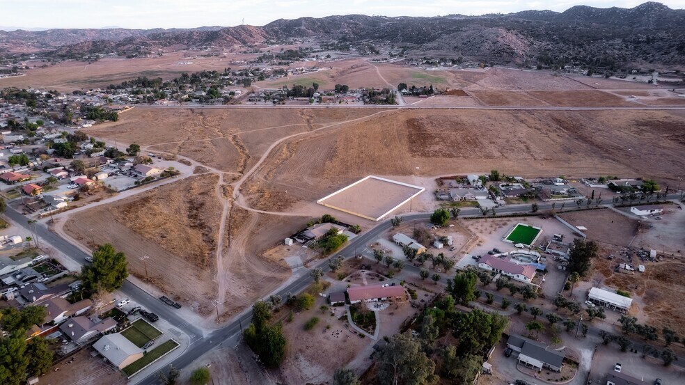 More Photos Of 0 Gibson Ave & Montgomery ave, Nuevo Land For Sale