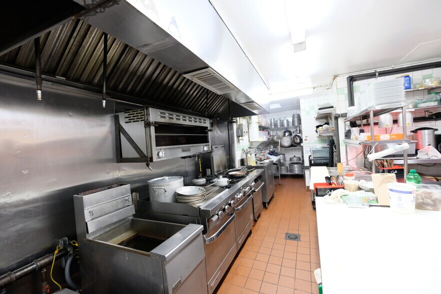 More Photos Of 358 W 23rd St, New York Multifamily For Sale