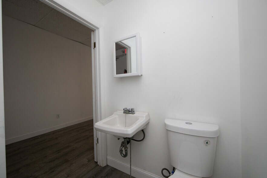 More Photos Of 12 N Black Horse Pike, Runnemede Storefront Retail Residential For Lease
