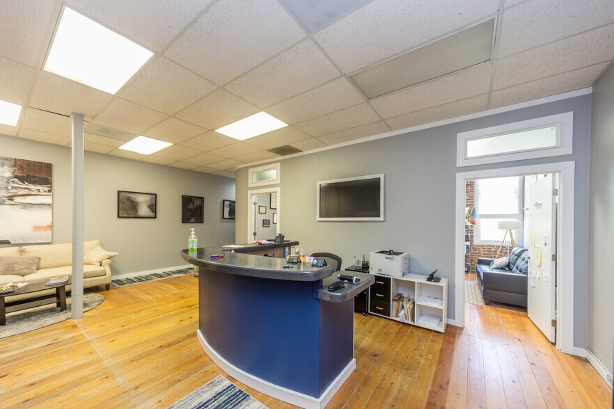 More Photos Of 1042 Water, Port Townsend Storefront Retail Office For Lease