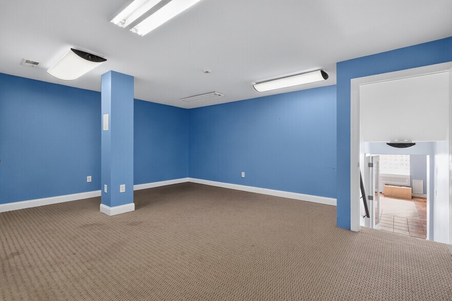 More Photos Of 1512 Garner Rd, Raleigh Warehouse For Lease