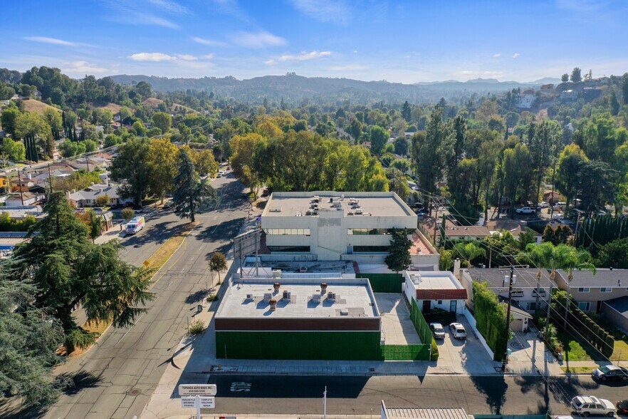 More Photos Of 5325 Topanga Canyon Blvd, Woodland Hills Office Residential For Lease