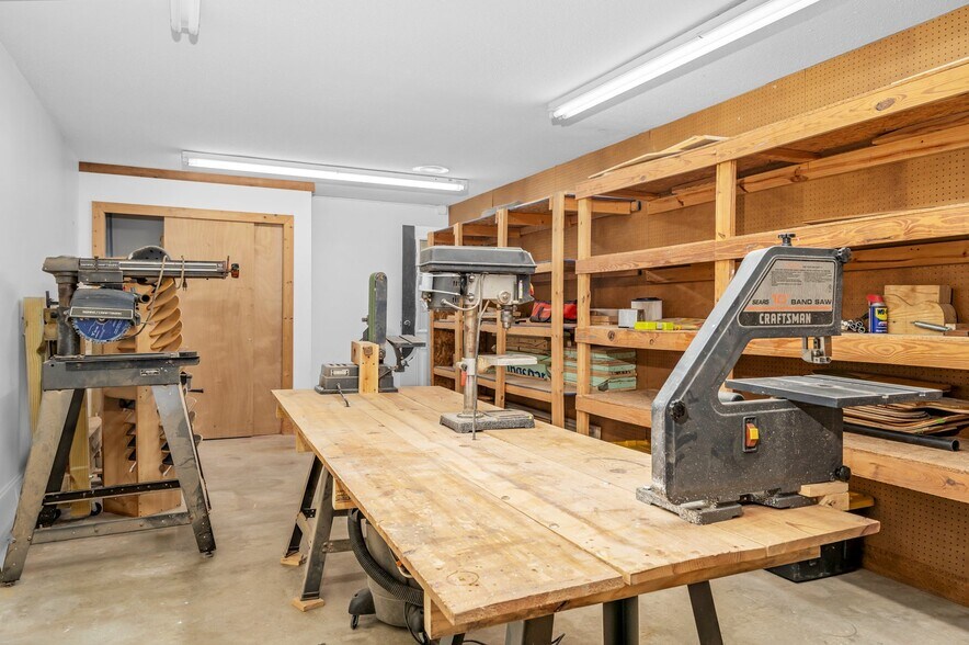 More Photos Of 323 Trevathan St, Rocky Mount Freestanding For Sale