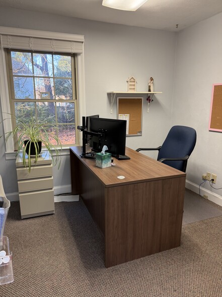 More Photos Of 628 Cedar Rd, Chesapeake Office For Lease