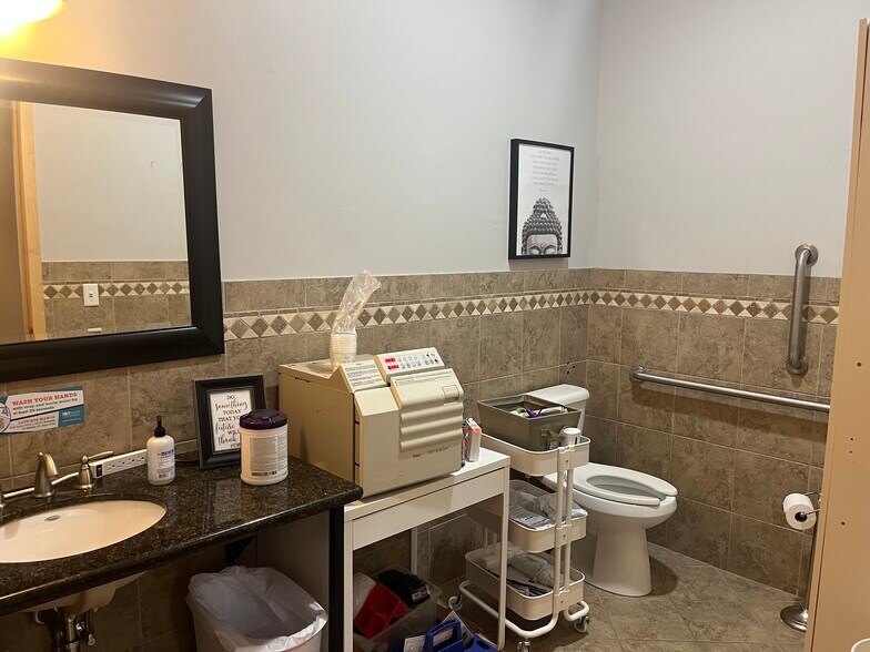 More Photos Of 893 E 9400 S, Sandy General Retail For Lease