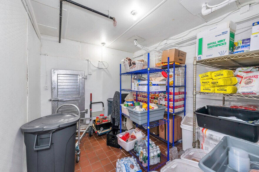 More Photos Of 2716 Hempstead Tpke, Levittown Restaurant For Sale