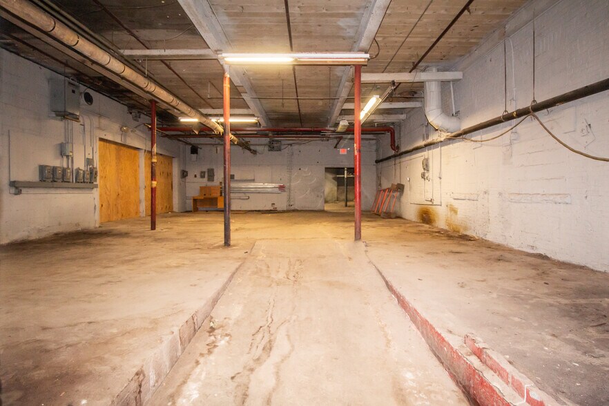 More Photos Of 21-69 S Main St, Leicester Service For Sale
