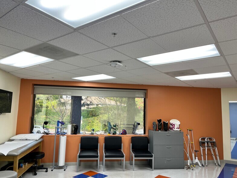 More Photos Of 1577 E Chevy Chase Dr, Glendale Medical For Lease